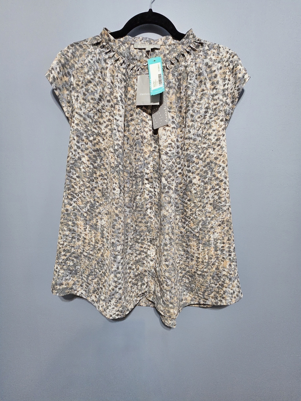 NWT Daniel Rainn Multi-Color Animal Print Cap Sleeve Womens Blouse - Size 1X